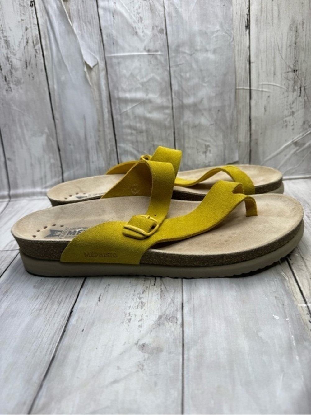 MEPHISTO WOMEN’S HELEN SANDALBUCK YELLOW